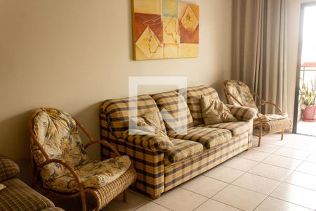 Detalhe sala de apartamento para alugar com 2 quartos, 90m² em Vila Tupi, Praia Grande
