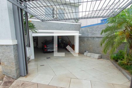 Casa à venda com 330m², 3 quartos e 4 vagasGaragem