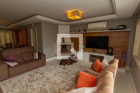 Sala de casa à venda com 3 quartos, 330m² em Sarandi, Porto Alegre