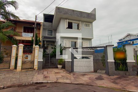 Casa à venda com 330m², 3 quartos e 4 vagasFachada