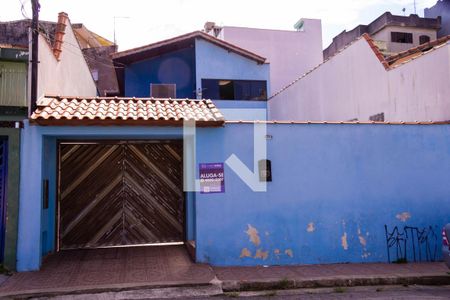 Casa à venda com 134m², 3 quartos e 5 vagas Casa à venda com 134m², 3 quartos e 5 vagasFachada