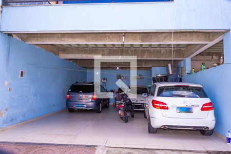 Casa à venda com 134m², 3 quartos e 5 vagas Casa à venda com 134m², 3 quartos e 5 vagasGaragem