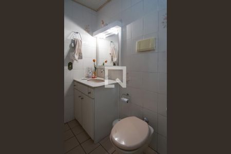 Casa de condomínio à venda com 251m², 4 quartos e 3 vagasBanheiro Social