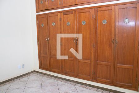 Sala de casa para alugar com 3 quartos, 600m² em Santa Tereza, Belo Horizonte