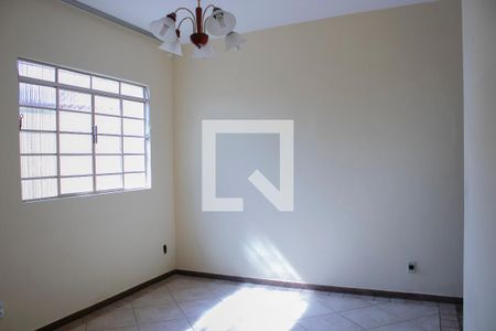 Sala de casa para alugar com 3 quartos, 600m² em Santa Tereza, Belo Horizonte