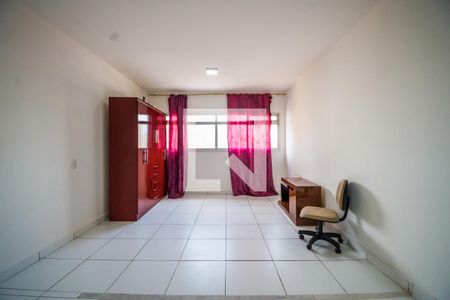 Sala/Quarto de Apartamento com 1 quarto, 40m² Centro