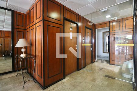 Apartamento à venda com 64m², 2 quartos e 1 vaga Apartamento à venda com 64m², 2 quartos e 1 vagaHall de Entrada