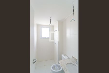 Apartamento à venda com 81m², 2 quartos e 2 vagasBanheiro da Suíte