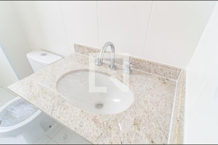 Apartamento à venda com 81m², 2 quartos e 2 vagasBanheiro da Suíte