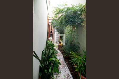 Casa à venda com 120m², 3 quartos e 2 vagasCorredor Lateral / Jardim 