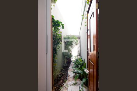 Casa à venda com 120m², 3 quartos e 2 vagasCorredor Lateral / Jardim 