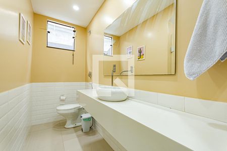 Casa à venda com 155m², 3 quartos e 4 vagasBanheiro Social