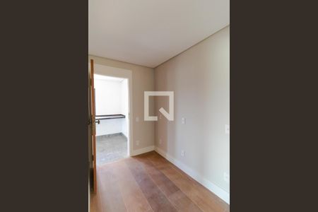 Apartamento à venda com 310m², 3 quartos e 2 vagasCorredor 01