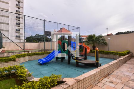 Apartamento à venda com 233m², 4 quartos e 5 vagas Apartamento à venda com 233m², 4 quartos e 5 vagasÁrea Comum - Playground