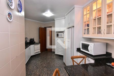 Apartamento à venda com 233m², 4 quartos e 5 vagas Apartamento à venda com 233m², 4 quartos e 5 vagasCozinha