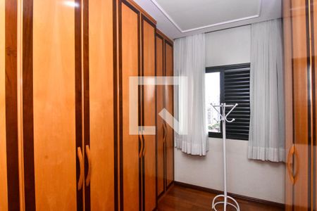 Apartamento à venda com 233m², 4 quartos e 5 vagas Apartamento à venda com 233m², 4 quartos e 5 vagasCloset da suíte
