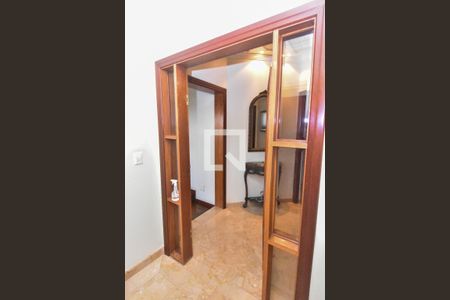 Apartamento à venda com 233m², 4 quartos e 5 vagas Apartamento à venda com 233m², 4 quartos e 5 vagasEntrada