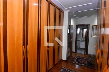 Apartamento à venda com 233m², 4 quartos e 5 vagas Apartamento à venda com 233m², 4 quartos e 5 vagasCloset da suíte