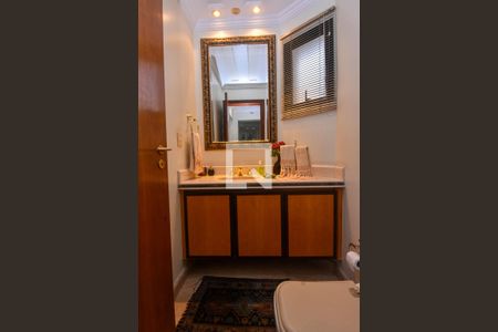 Apartamento à venda com 233m², 4 quartos e 5 vagas Apartamento à venda com 233m², 4 quartos e 5 vagasLavabo