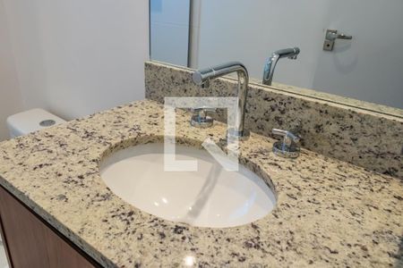 Apartamento para alugar com 70m², 2 quartos e 2 vagasDetalhe do Banheiro da Suíte
