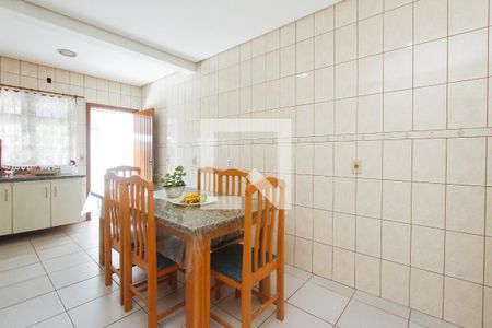 Casa à venda com 240m², 4 quartos e 3 vagasCOZINHA