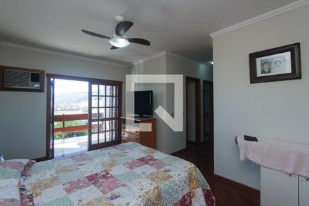 Casa à venda com 240m², 4 quartos e 3 vagasSUITE