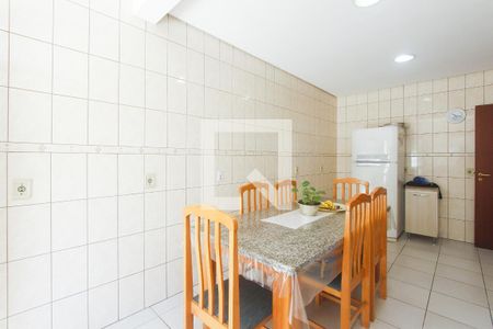 Casa à venda com 240m², 4 quartos e 3 vagasCOZINHA