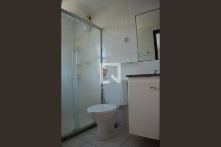 Quarto 1 com banheiro e varanda de casa de condomínio para alugar com 4 quartos, 100m² em Itapuã, Salvador