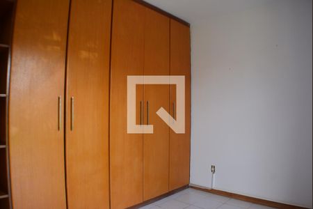 Quarto 1 com banheiro e varanda de casa de condomínio para alugar com 4 quartos, 100m² em Itapuã, Salvador