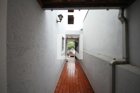 Casa à venda com 171m², 3 quartos e 4 vagasCorredor externo