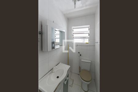 Banheiro de kitnet/studio à venda com 1 quarto, 33m² em Santo Antônio, Porto Alegre