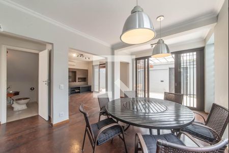 Sala de casa à venda com 3 quartos, 250m² em Itaim Bibi, São Paulo