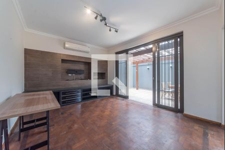 Sala de casa à venda com 3 quartos, 250m² em Itaim Bibi, São Paulo