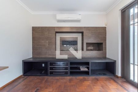 Sala de casa à venda com 3 quartos, 250m² em Itaim Bibi, São Paulo