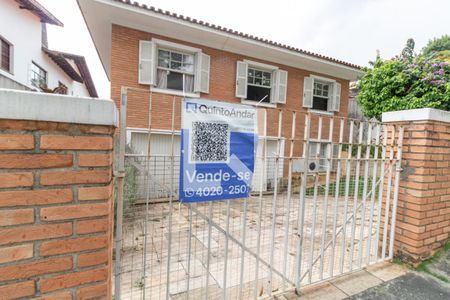 Casa à venda com 650m², 6 quartos e 4 vagasFachada