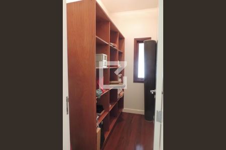 Casa de condomínio à venda com 410m², 4 quartos e 3 vagasArmário