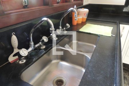 Casa de condomínio à venda com 410m², 4 quartos e 3 vagasCozinha