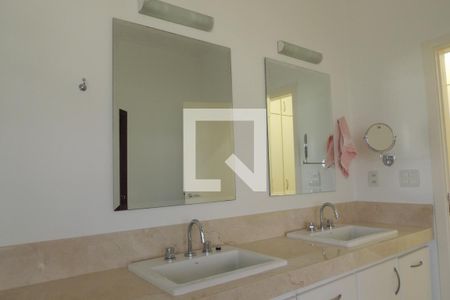 Casa de condomínio à venda com 410m², 4 quartos e 3 vagasBanheiro da Suíte 4