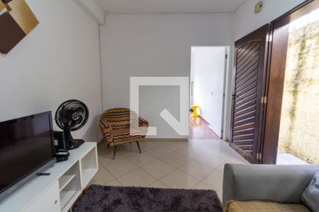 Sala de casa para alugar com 2 quartos, 72m² em Ferreira, São Paulo