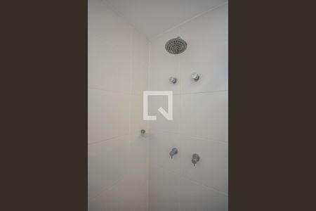 Apartamento para alugar com 67m², 2 quartos e 1 vagaChuveiro do Banheiro da Suíte