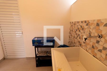 Studio para alugar com 20m², 1 quarto e sem vaga Studio para alugar com 20m², 1 quarto e sem vagaLavanderia