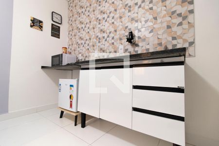 Quarto / Cozinha - Arnários de kitnet/studio para alugar com 1 quarto, 18m² em Jardim Regina, São Paulo