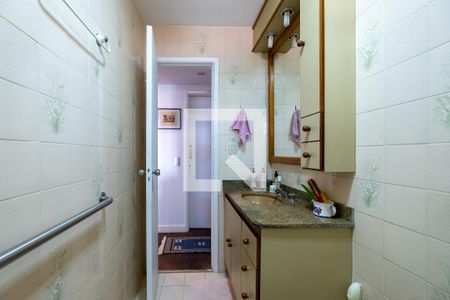 Apartamento à venda com 100m², 2 quartos e 2 vagasBanheiro Corredor