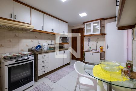 Apartamento à venda com 100m², 2 quartos e 2 vagasCozinha