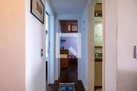 Apartamento à venda com 100m², 2 quartos e 2 vagasCorredor