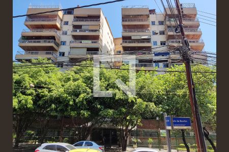Apartamento à venda com 100m², 2 quartos e 2 vagasVista da Rua