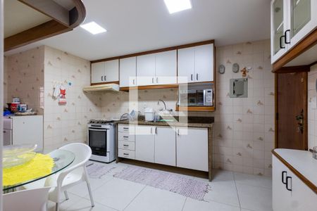 Apartamento à venda com 100m², 2 quartos e 2 vagasCozinha