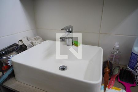 Banheiro de casa à venda com 2 quartos, 150m² em Sarandi, Porto Alegre