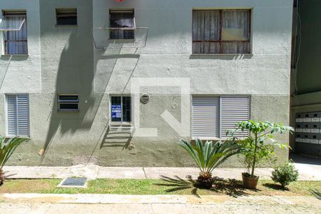 Placa de apartamento para alugar com 2 quartos, 55m² em Campo Comprido, Curitiba