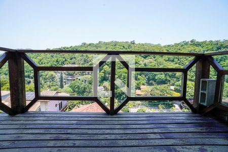 Casa de condomínio à venda com 220m², 4 quartos e 2 vagas Casa de condomínio à venda com 220m², 4 quartos e 2 vagasVaranda do Quarto 3